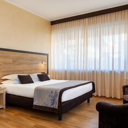 Augustus Hotel Biella Kültér fotó
