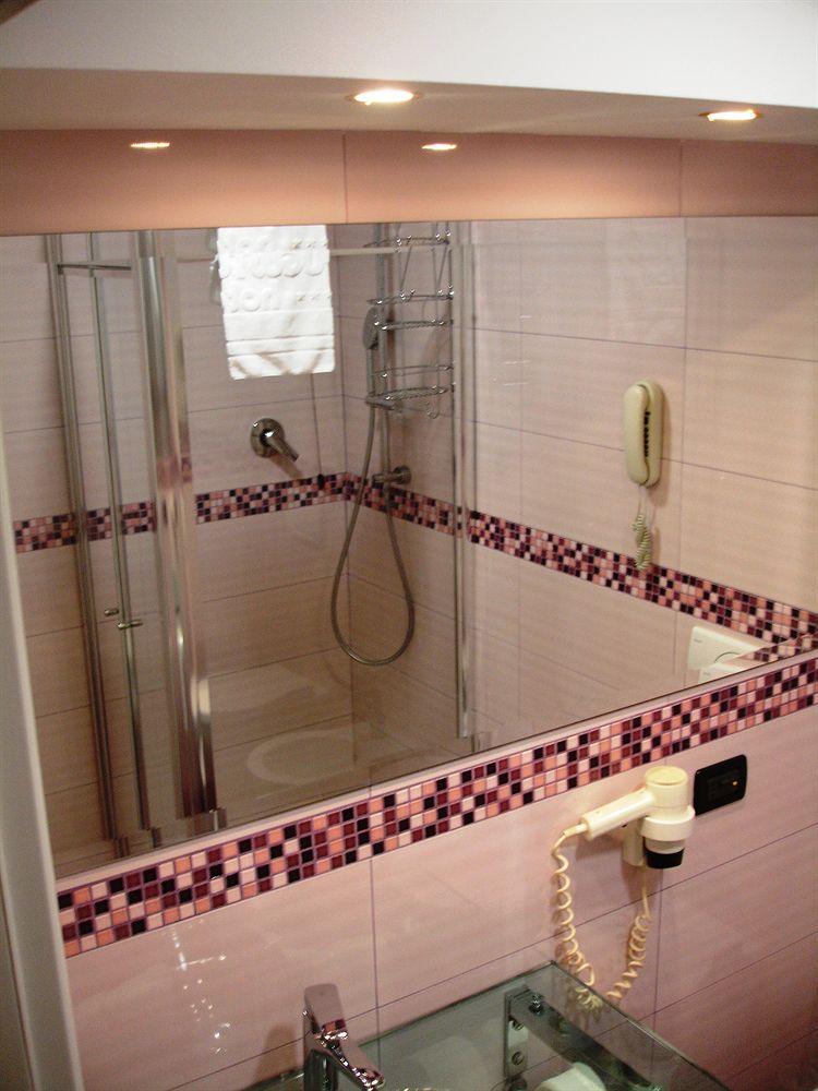 Augustus Hotel Biella Kültér fotó
