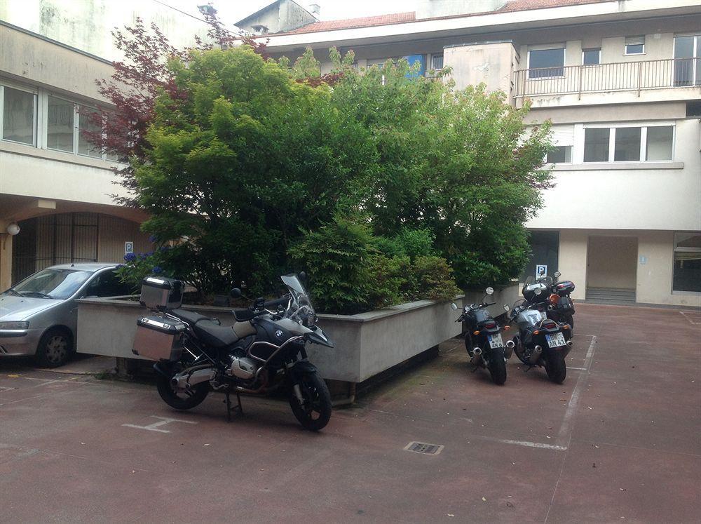 Augustus Hotel Biella Kültér fotó