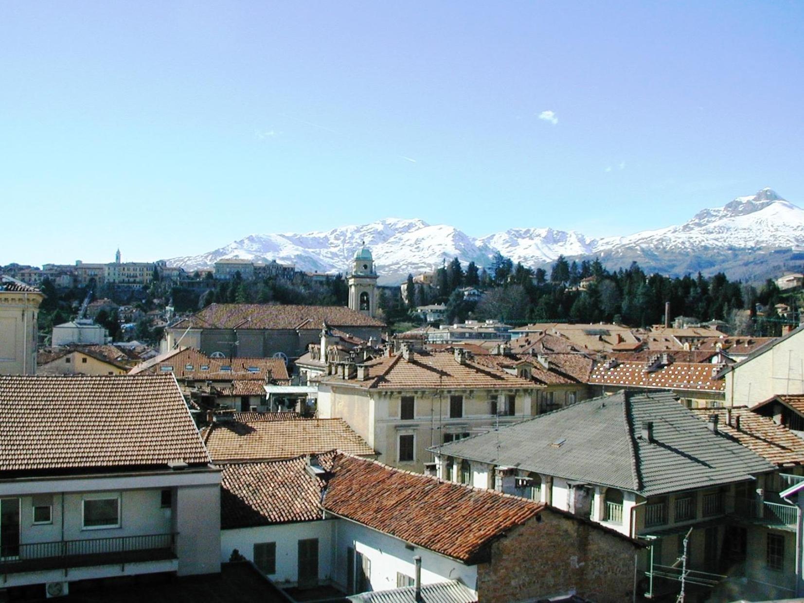 Augustus Hotel Biella Kültér fotó