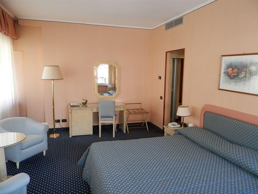 Augustus Hotel Biella Kültér fotó