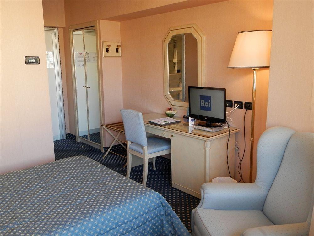 Augustus Hotel Biella Kültér fotó