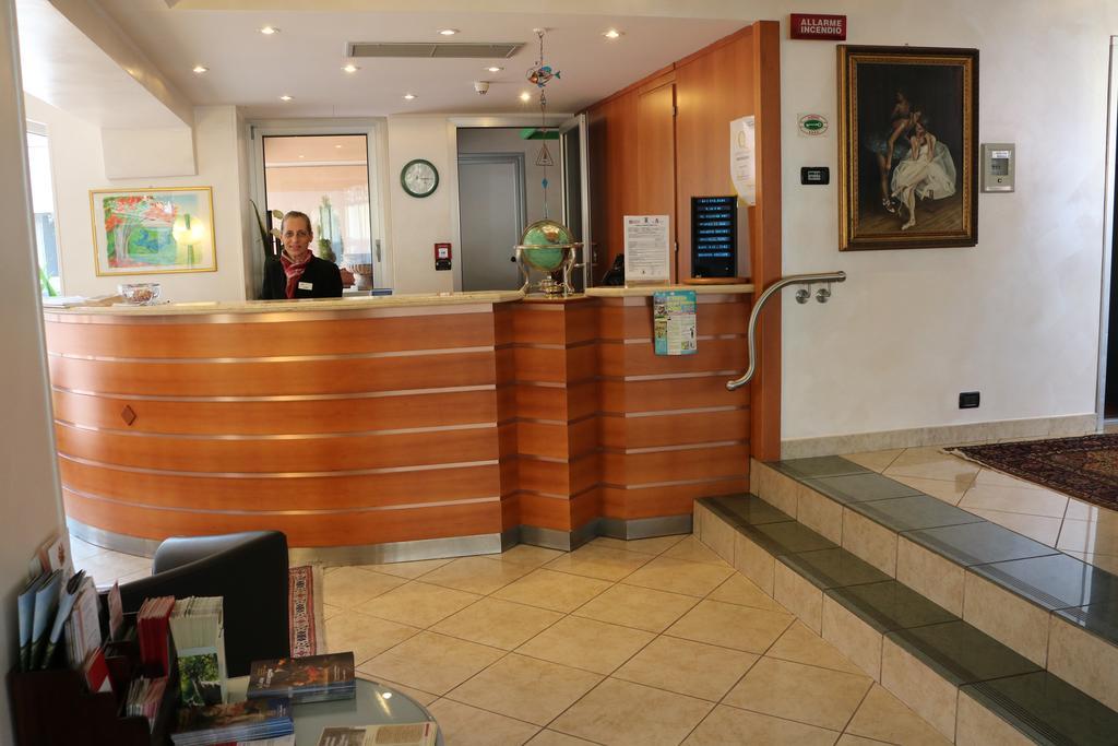 Augustus Hotel Biella Kültér fotó
