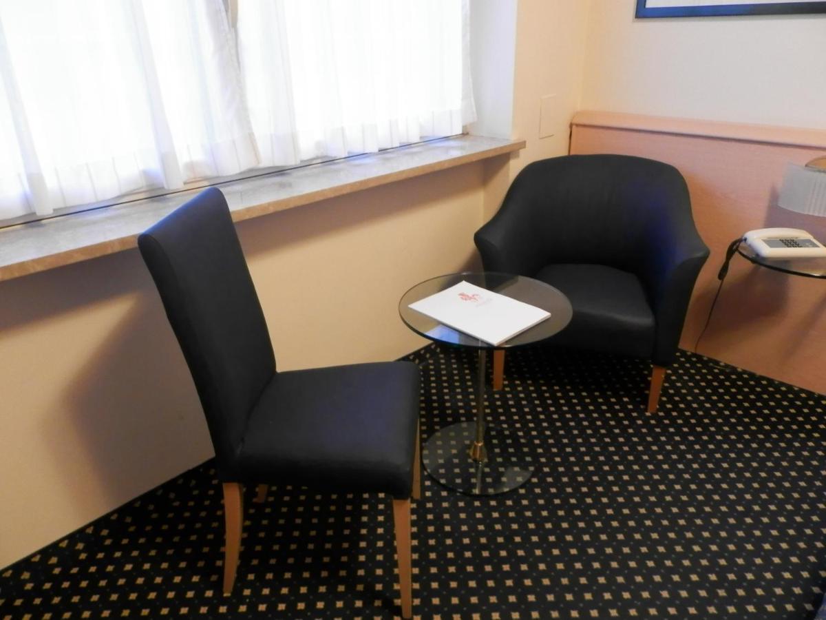 Augustus Hotel Biella Szoba fotó
