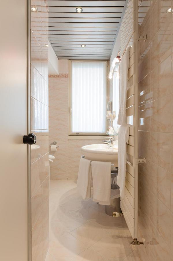Augustus Hotel Biella Kültér fotó