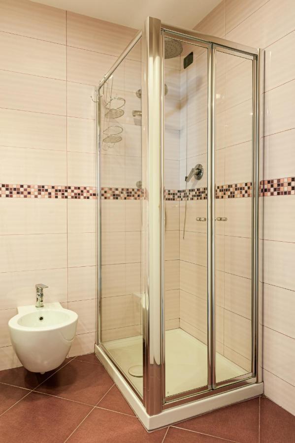 Augustus Hotel Biella Kültér fotó
