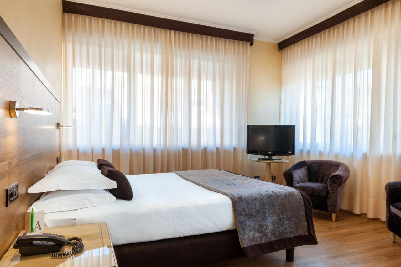 Augustus Hotel Biella Kültér fotó