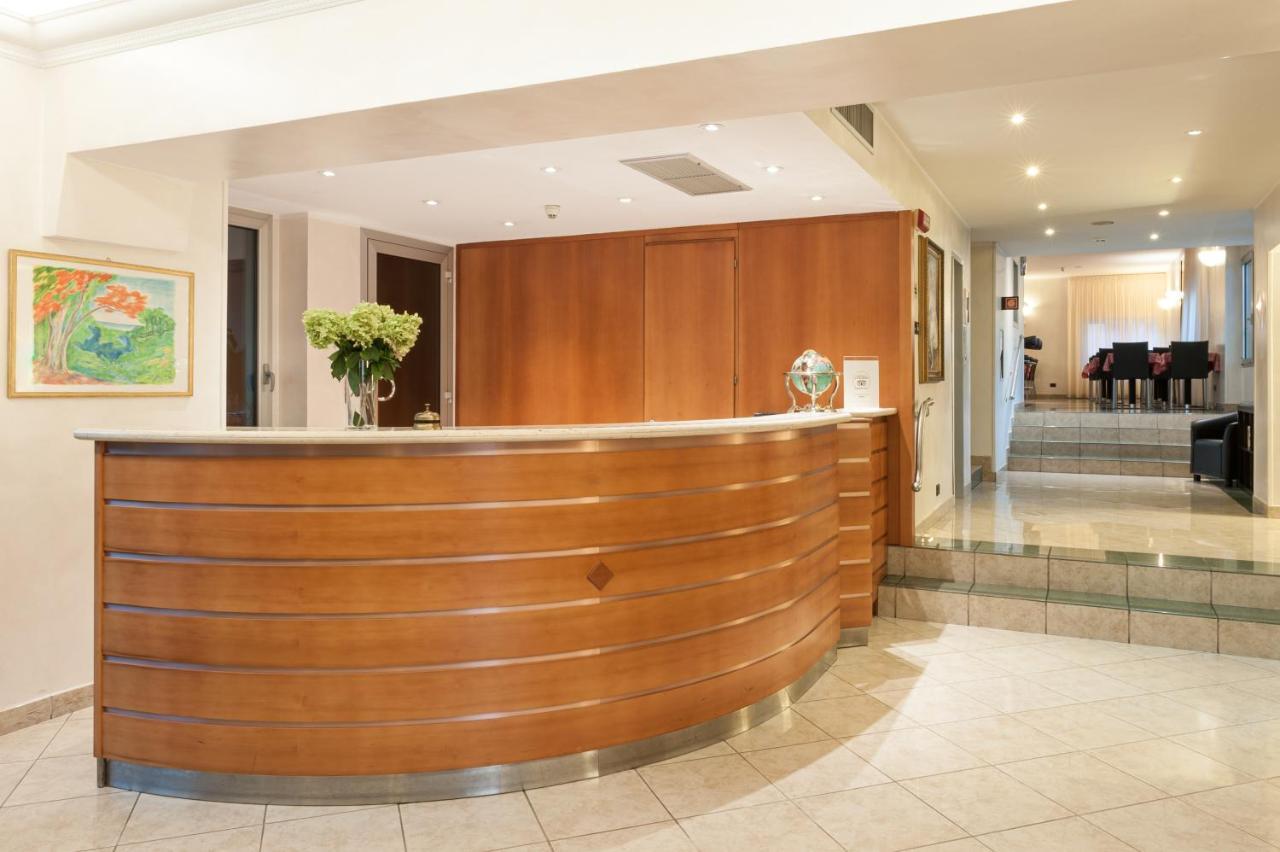 Augustus Hotel Biella Kültér fotó