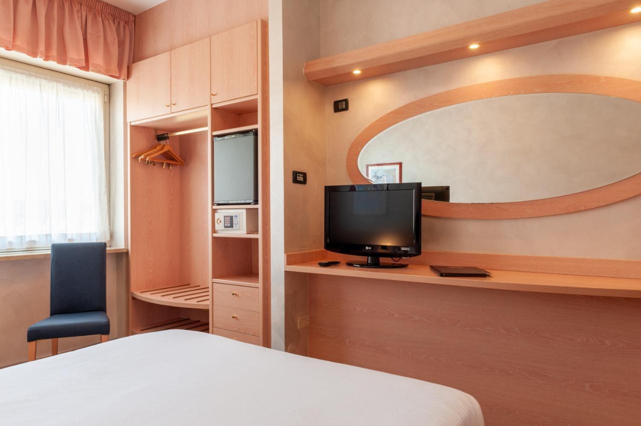 Augustus Hotel Biella Kültér fotó