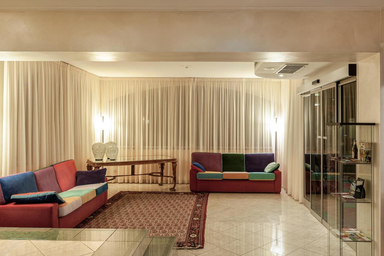 Augustus Hotel Biella Kültér fotó